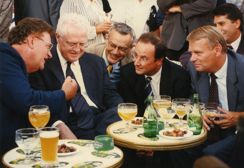 Avec des hommes politiques du parti socialiste