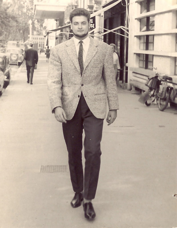 Georges Frêche, 23 ans